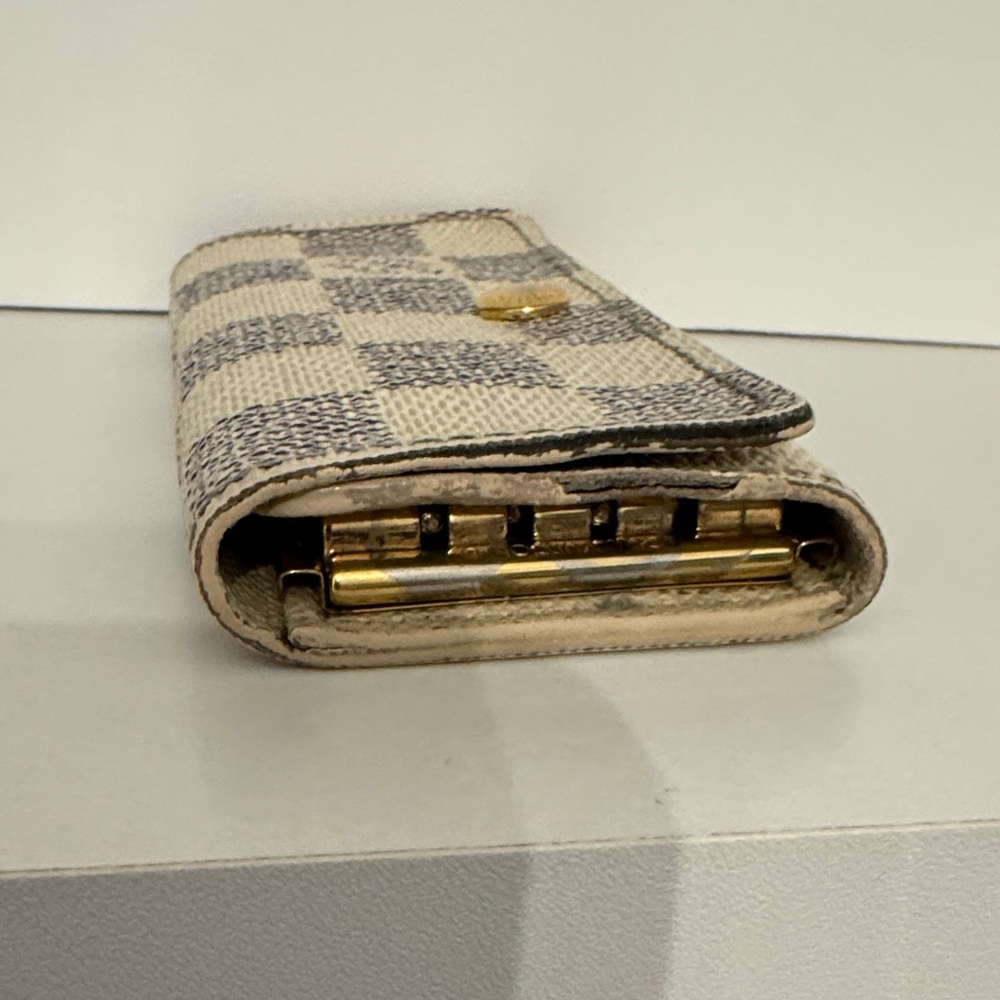 Authentic Louis Vuitton Damier Azur 4 Hook Key Case. - Picture 4 of 7